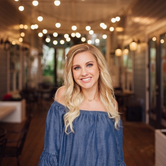 Meet your Posher, Taylor - Picture 1 of 1